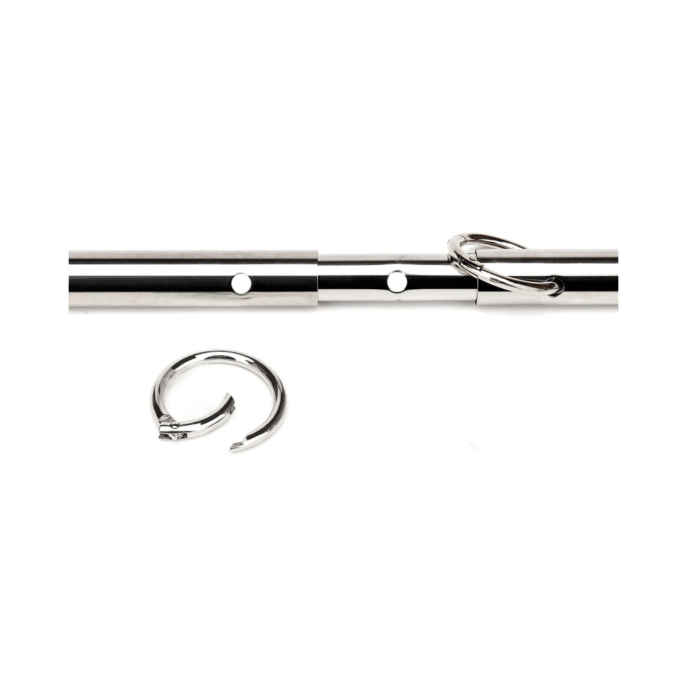 Lux Fetish spreader bar expansion and quick-release D-ring detail - BDSM Authority