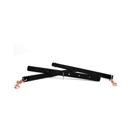 Coquette Pleasure spreader bar clip hook end detail - BDSM Authority