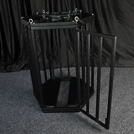 Heavy-duty hexagonal hanging cage HQJS-006 front view with chain featuring a durable metal geometric frame and strong suspension chain designed for secure hanging display and industrial-style storage.
